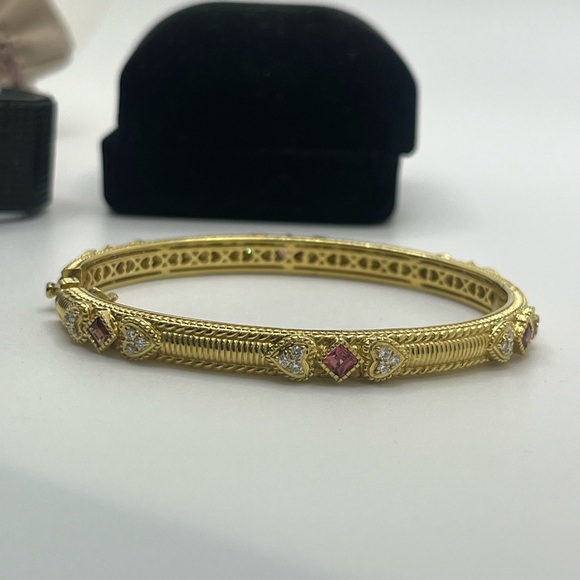 Judith Ripka 18K Yellow Gold Diamond Bangle Bracelet - Picture 4 of 6